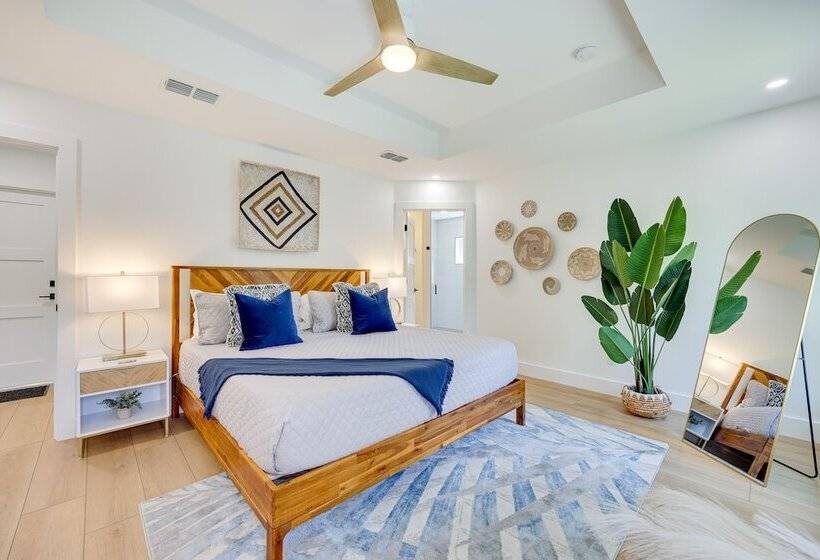 St Augustine Home W/ Patio   1 Mi To Beaches!