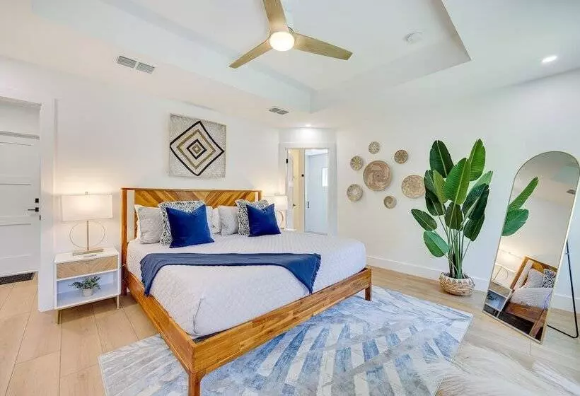 St Augustine Home W/ Patio   1 Mi To Beaches!