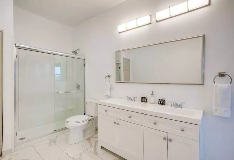 Pool & Boat Dock: Pet Friendly Cape Coral Home