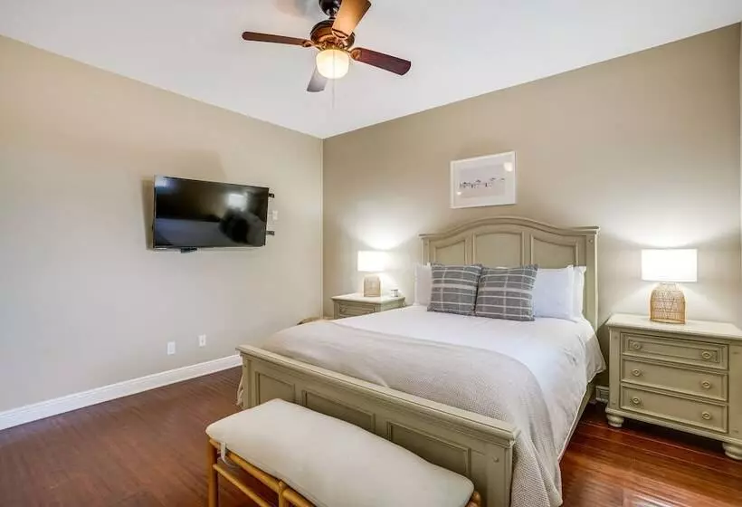 Pool & Boat Dock: Pet Friendly Cape Coral Home