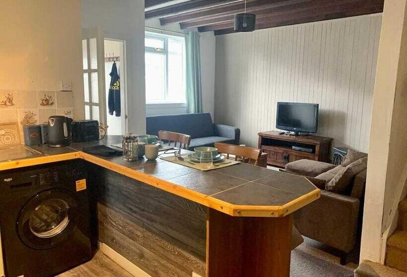 Cottage In Kilmun, Argyll 2 Bedrooms, Sleeps 2