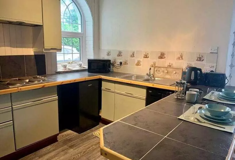 Cottage In Kilmun, Argyll   2 Bedrooms, Sleeps 2