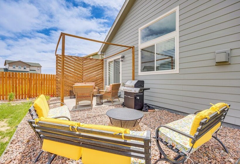 Stunning Peyton Retreat W/ Game Room, Private Yard