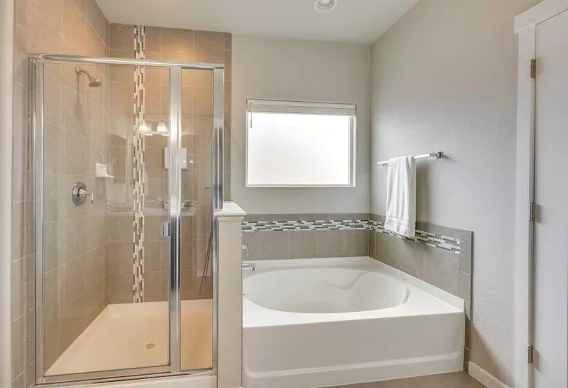 Stunning Peyton Retreat W/ Game Room, Private Yard