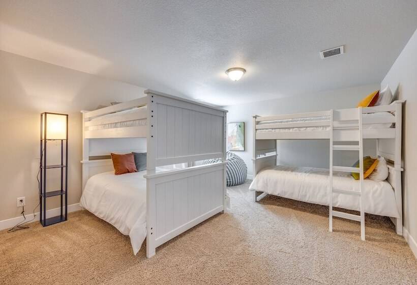 Stunning Peyton Retreat W/ Game Room, Private Yard