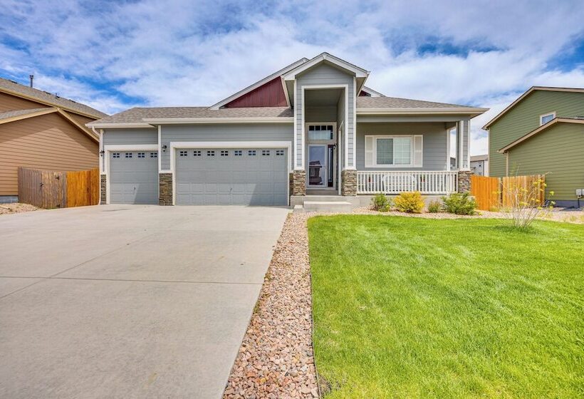 Stunning Peyton Retreat W/ Game Room, Private Yard