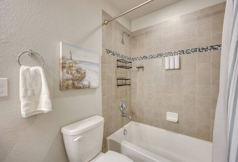 Stunning Peyton Retreat W/ Game Room, Private Yard