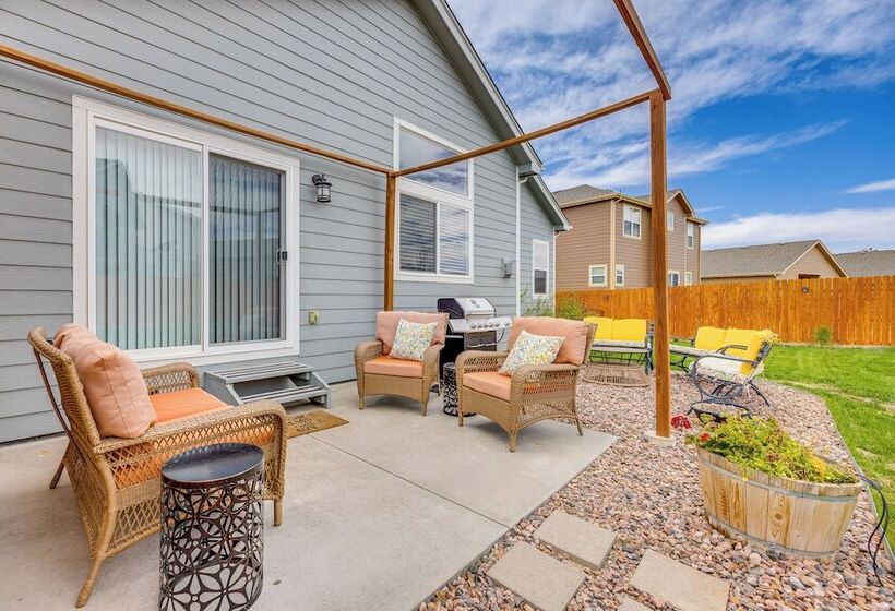 Stunning Peyton Retreat W/ Game Room, Private Yard