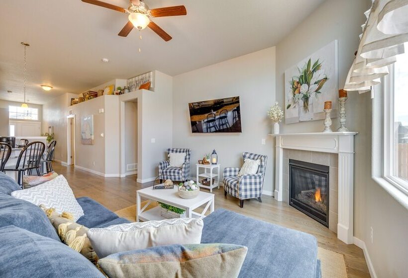 Stunning Peyton Retreat W/ Game Room, Private Yard