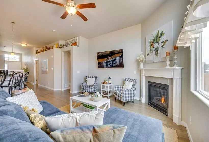 Stunning Peyton Retreat W/ Game Room, Private Yard