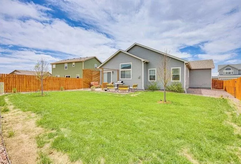 Stunning Peyton Retreat W/ Game Room, Private Yard