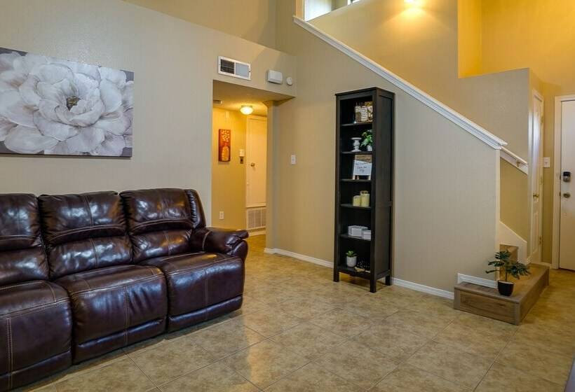 Sunny El Paso Home W/ Private Yard!