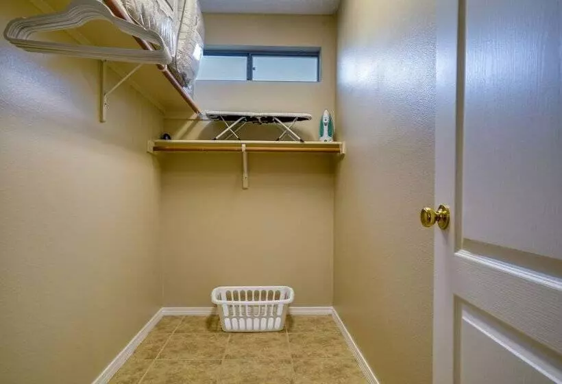 Sunny El Paso Home W/ Private Yard!