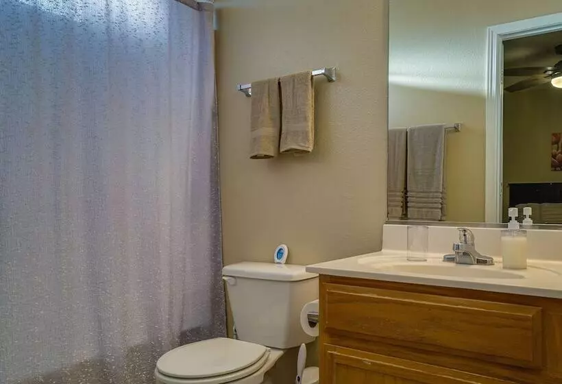 Sunny El Paso Home W/ Private Yard!