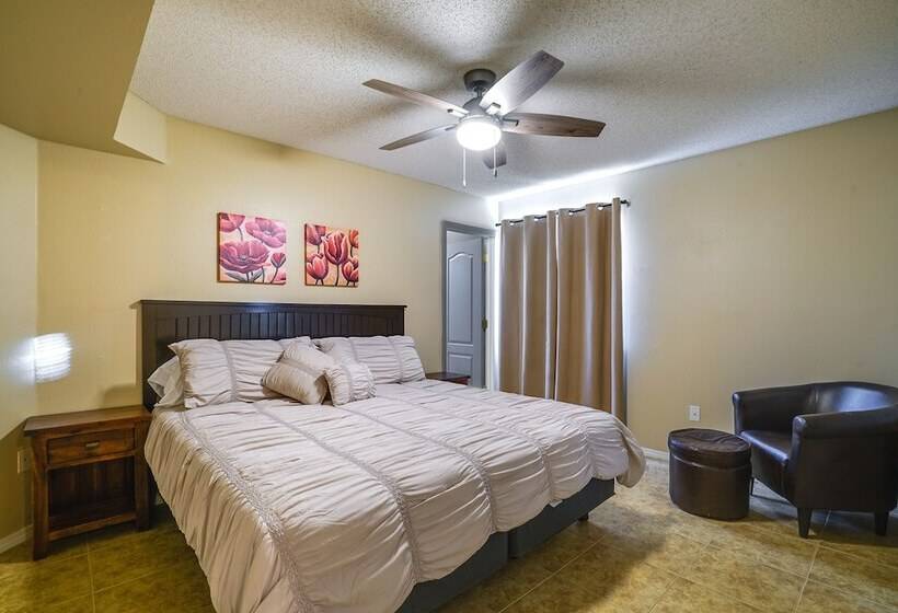 Sunny El Paso Home W/ Private Yard!