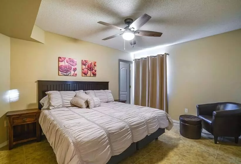 Sunny El Paso Home W/ Private Yard!