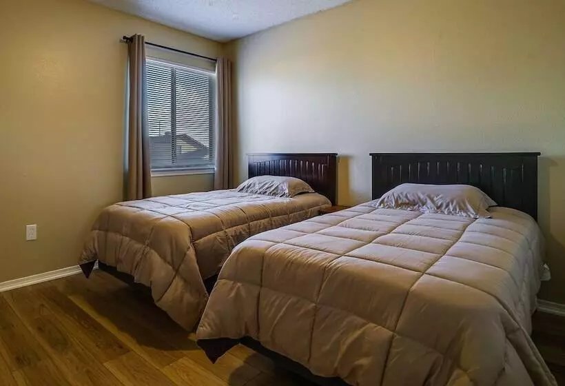 Sunny El Paso Home W/ Private Yard!