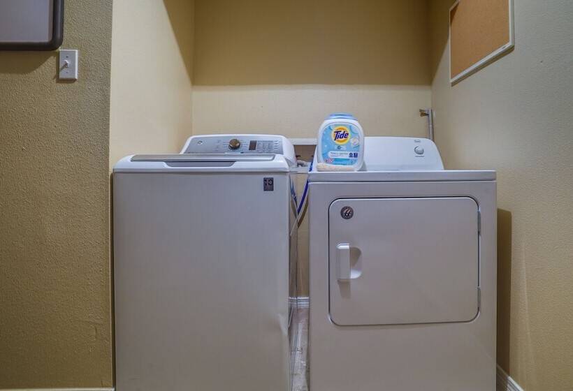 Sunny El Paso Home W/ Private Yard!