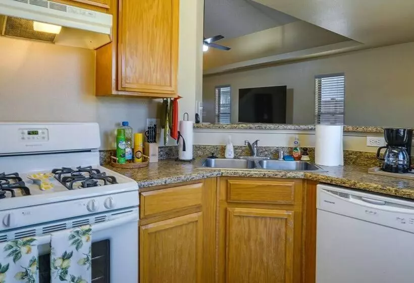 Sunny El Paso Home W/ Private Yard!