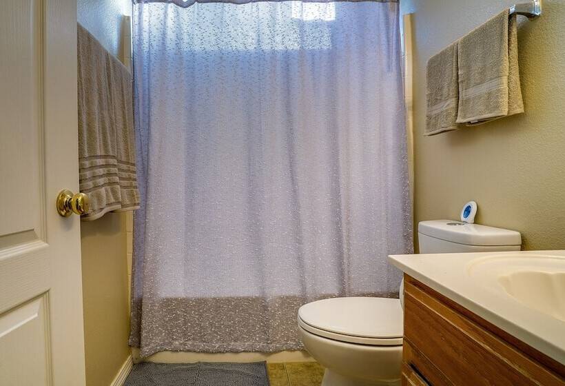 Sunny El Paso Home W/ Private Yard!