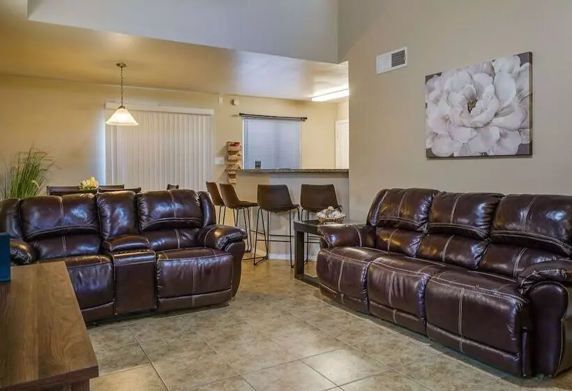 Sunny El Paso Home W/ Private Yard!