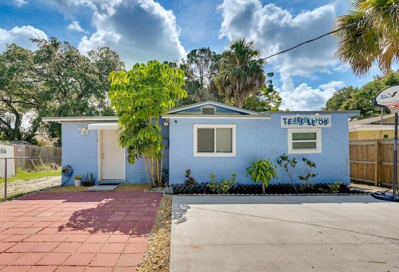 Sunny Hudson Home W/ Private Yard & Fire Pit!