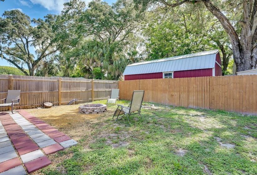 Sunny Hudson Home W/ Private Yard & Fire Pit!