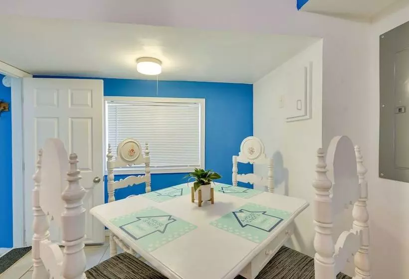 Sunny Hudson Home W/ Private Yard & Fire Pit!