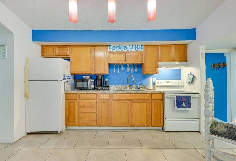 Sunny Hudson Home W/ Private Yard & Fire Pit!