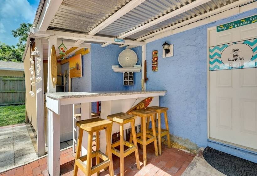 Sunny Hudson Home W/ Private Yard & Fire Pit!