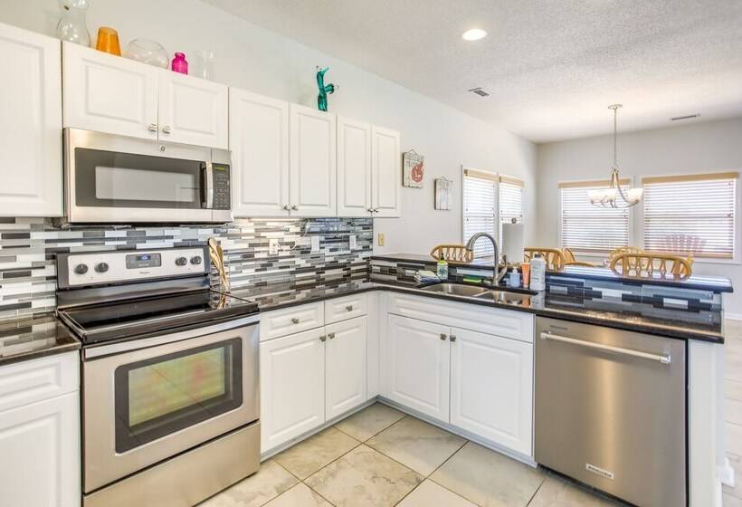 Steps To Beach: Surf City Vacation Rental!