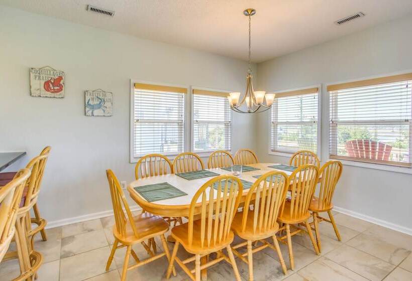 Steps To Beach: Surf City Vacation Rental!