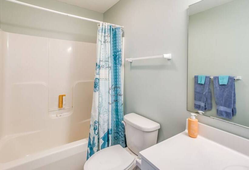 Steps To Beach: Surf City Vacation Rental!