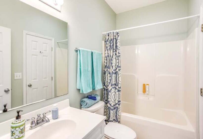 Steps To Beach: Surf City Vacation Rental!