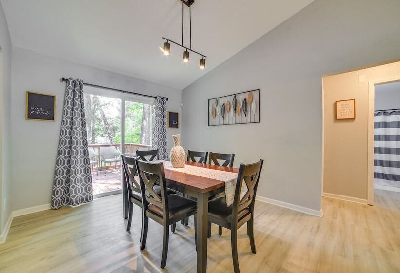 Tallahassee Home W/ Private Deck: 4 Mi To Downtown