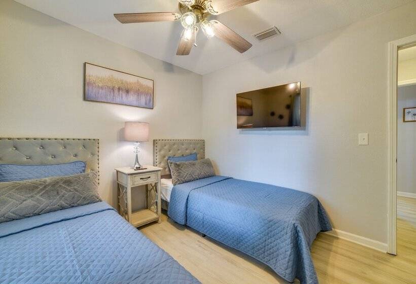 Tallahassee Home W/ Private Deck: 4 Mi To Downtown