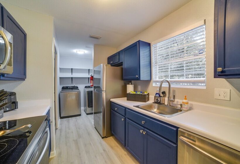 Tallahassee Home W/ Private Deck: 4 Mi To Downtown