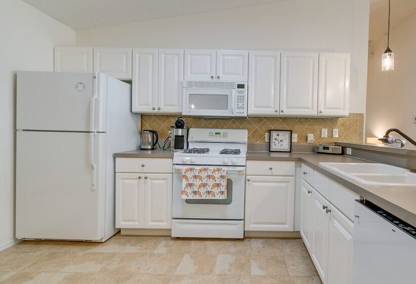 Home W/ Pool + Pickleball Access In The Villages!