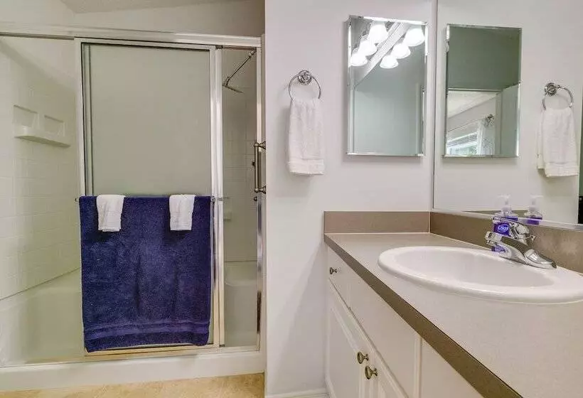 Home W/ Pool + Pickleball Access In The Villages!