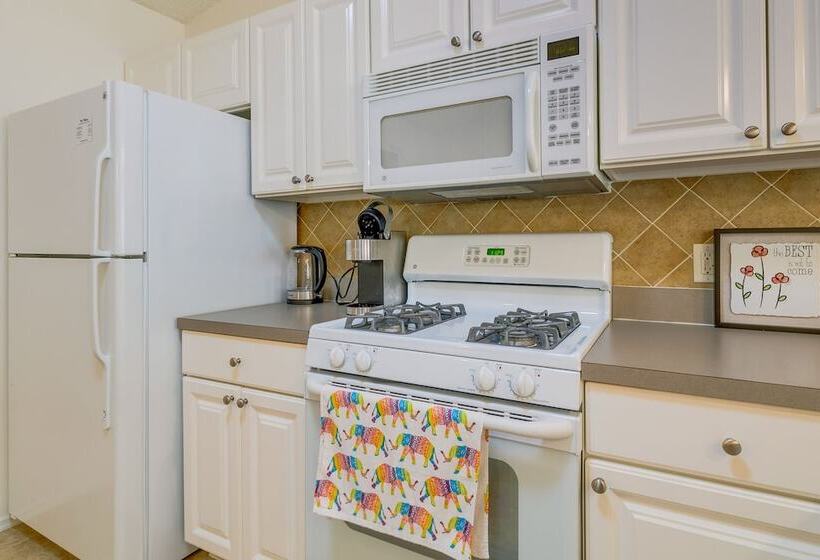 Home W/ Pool + Pickleball Access In The Villages!