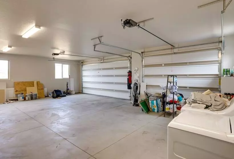 Toquerville Home W/ Mtn Views, Near State Parks!