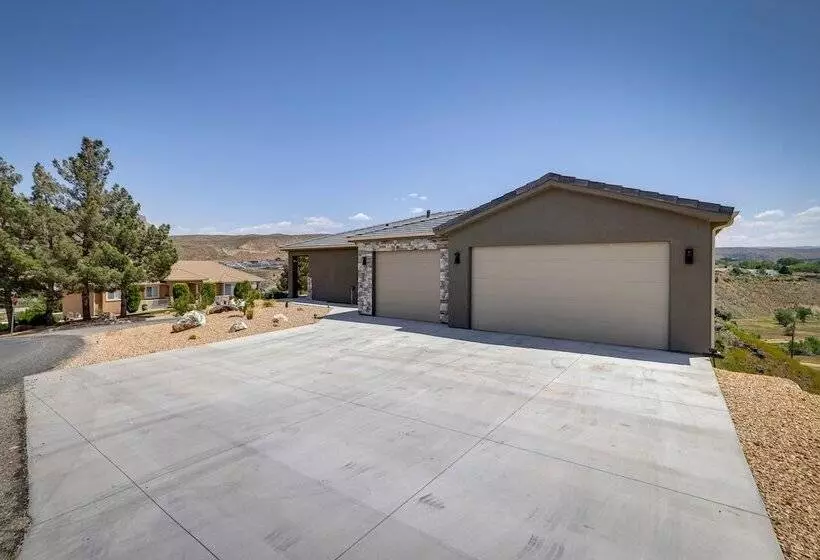 Toquerville Home W/ Mtn Views, Near State Parks!