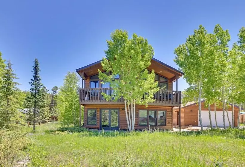Updated Silverthorne Home W/ Hot Tub & Mtn Views!