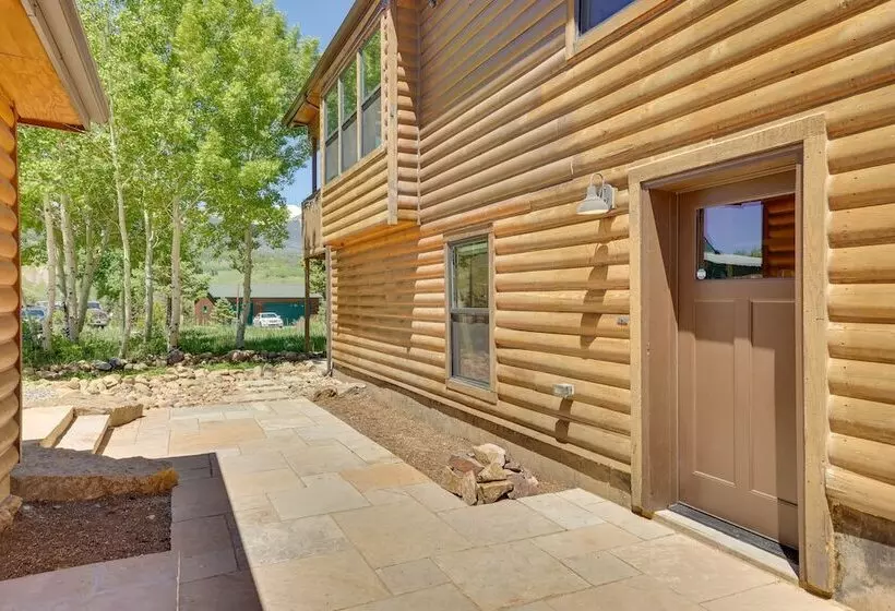 Updated Silverthorne Home W/ Hot Tub & Mtn Views!
