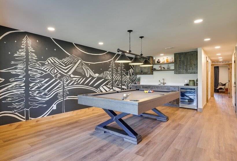 Updated Silverthorne Home W/ Hot Tub & Mtn Views!