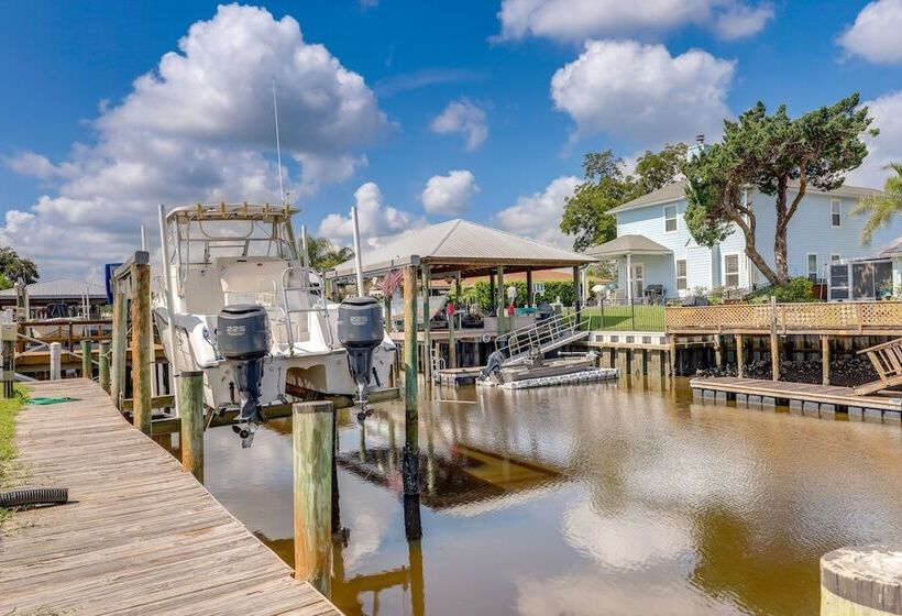 Waterfront Jacksonville Retreat W/ Boat Dock!