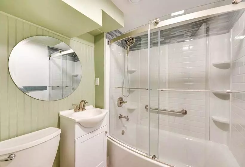 Pet Friendly Gem W/ Private Yard In Westminster!