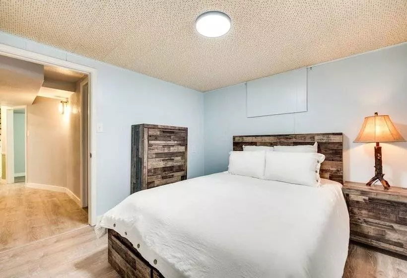 Pet Friendly Gem W/ Private Yard In Westminster!