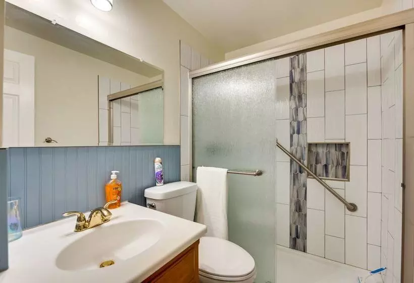 Pet Friendly Gem W/ Private Yard In Westminster!