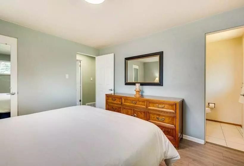 Pet Friendly Gem W/ Private Yard In Westminster!